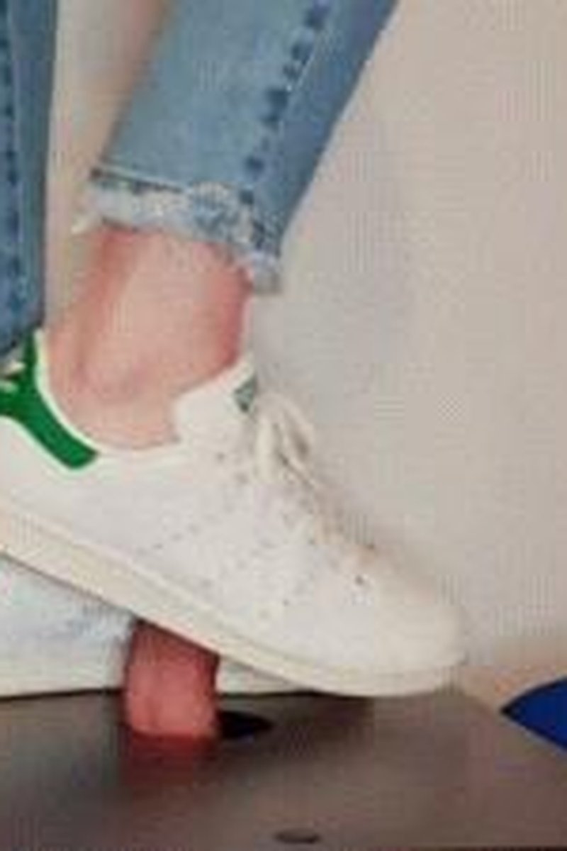 Smashed Under My Stan Smith - Screenshot 1 of 4 - Foot Torment
