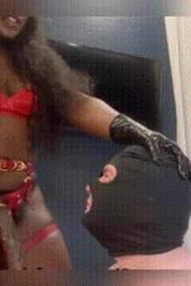 Suck It For Bhm - Screenshot 1 of 4 - Body Worship