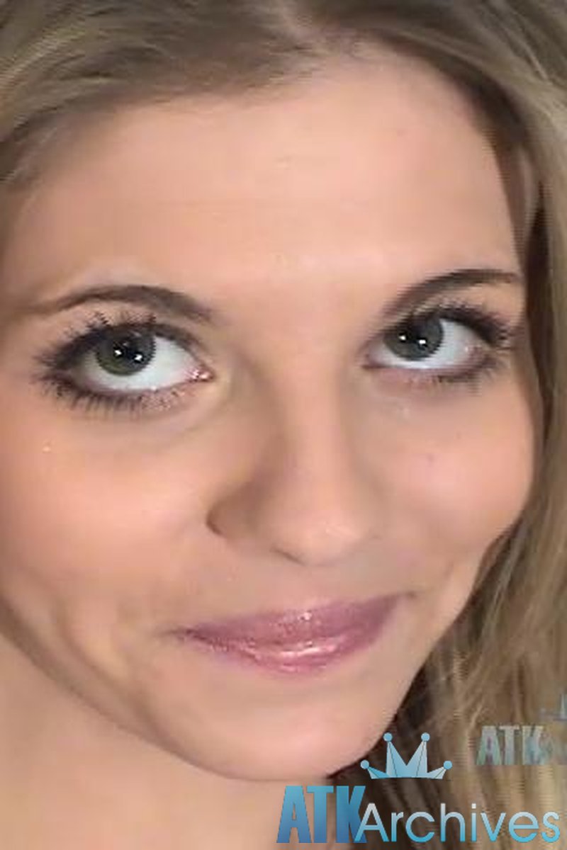 Kylie - Interview - Screenshot 1 of 4 - Kylie Kyl015