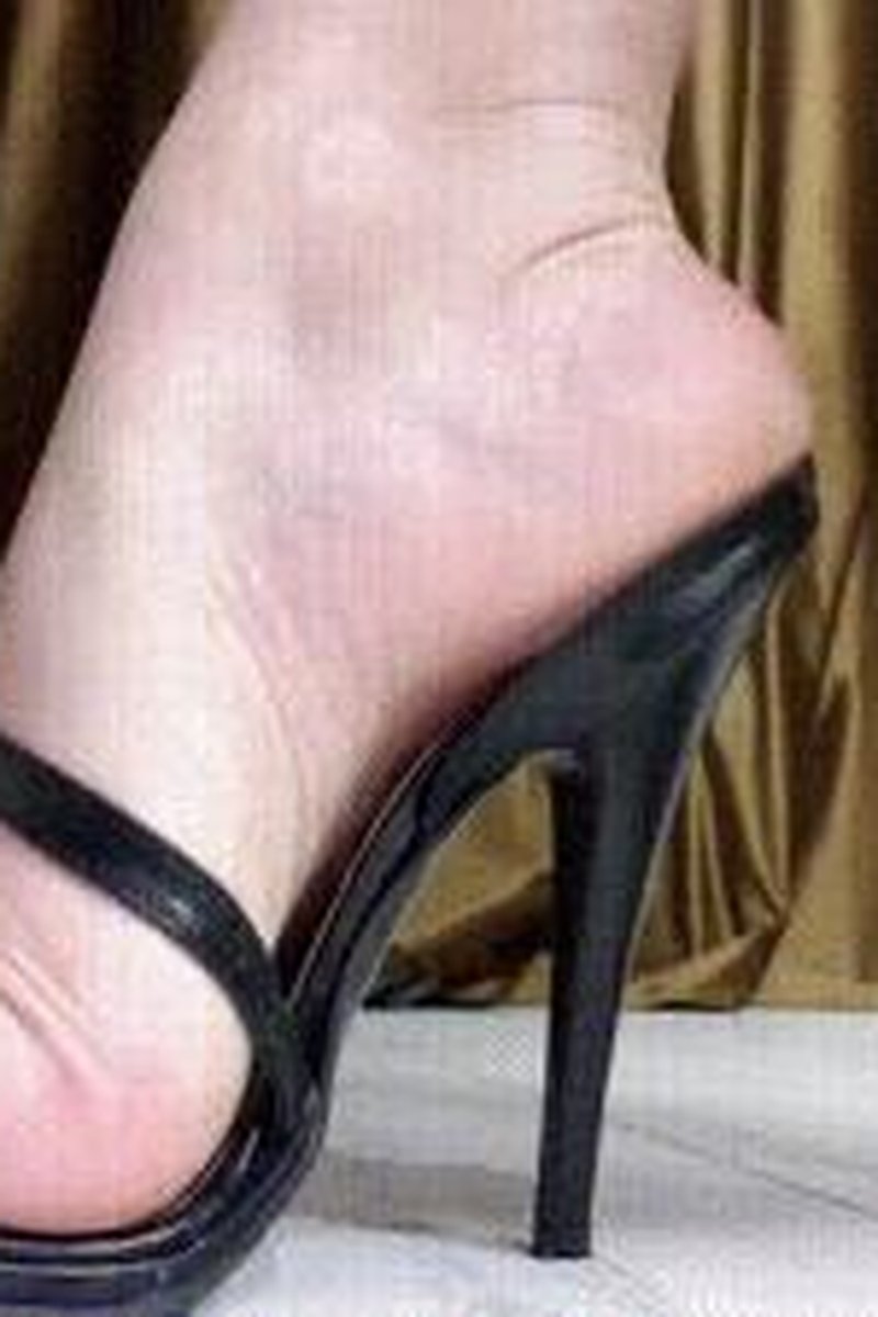 Toe Wiggle Tease - Screenshot 1 of 4 - Foot Fetish