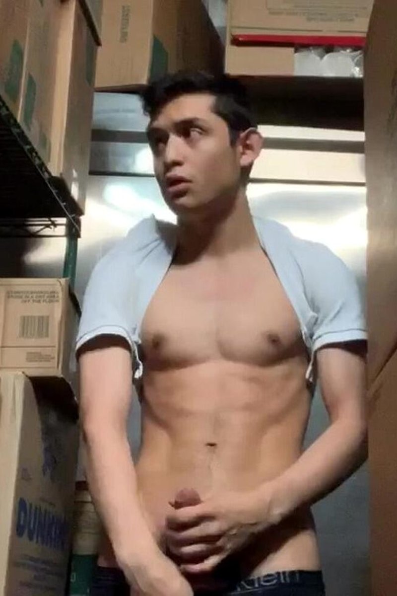 Jerking Off At Work - Screenshot 1 of 4 - Rpublicboy