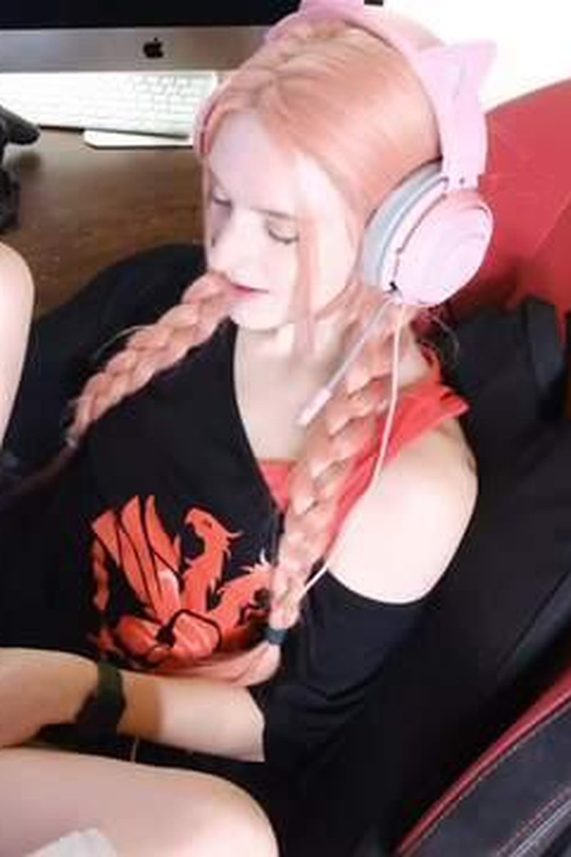 Broken Vibrating Controller - Screenshot 1 of 4 - Controller