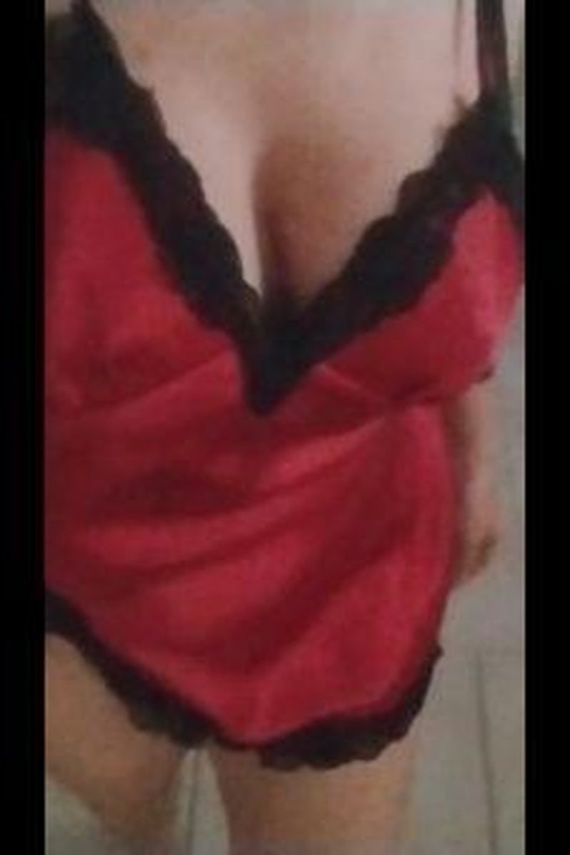 Walking - Screenshot 1 of 4 - Babes