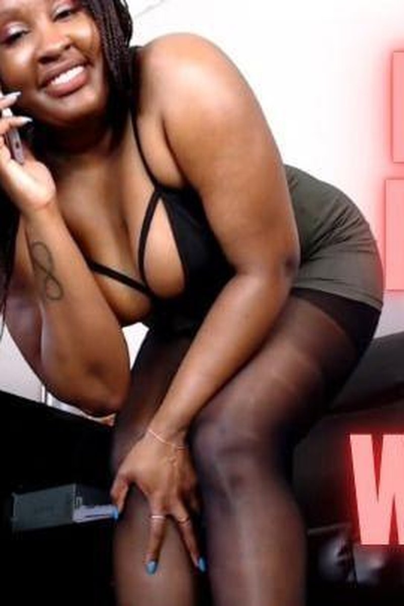 Black Hottie Hit Woman - Screenshot 1 of 4 - Domination