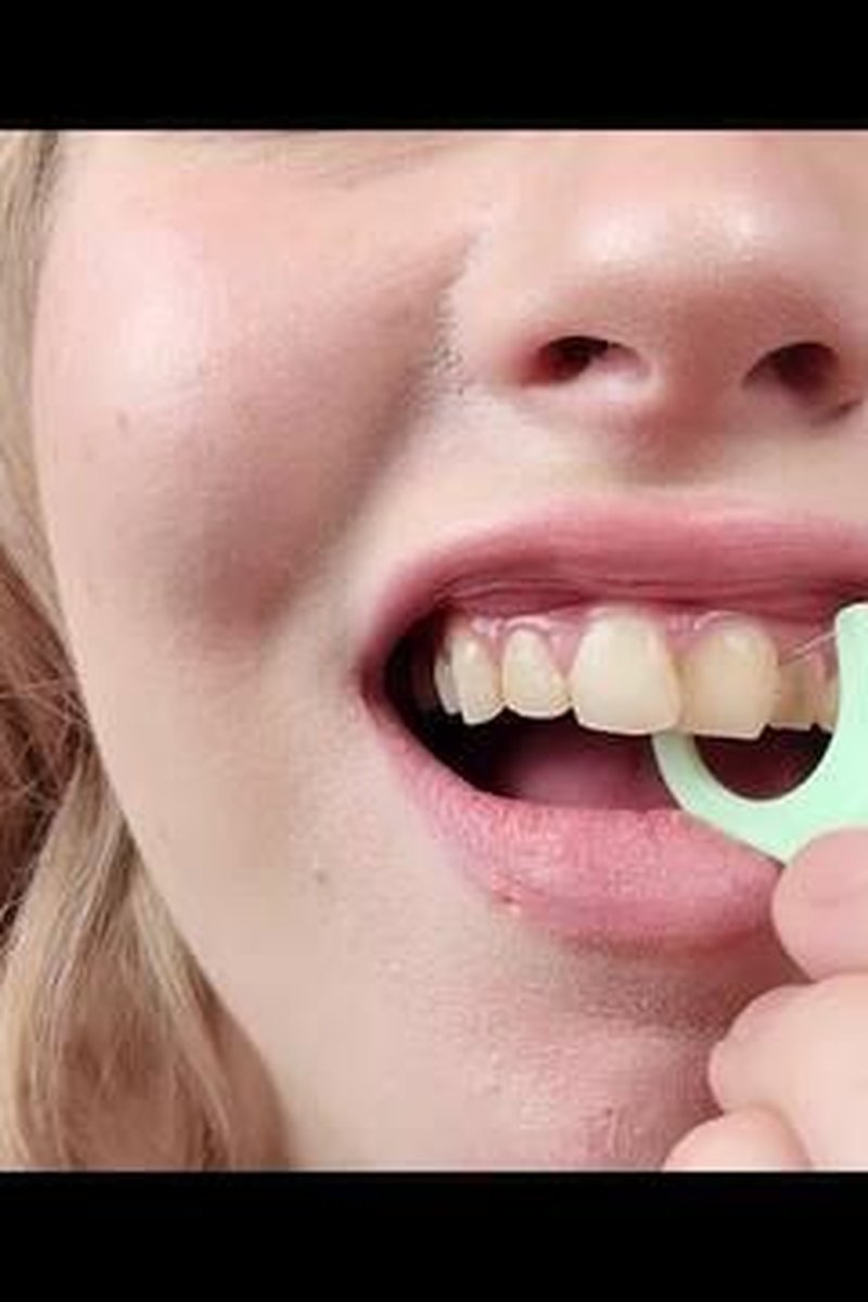 Flossing Fetish - Screenshot 1 of 4 - Dental
