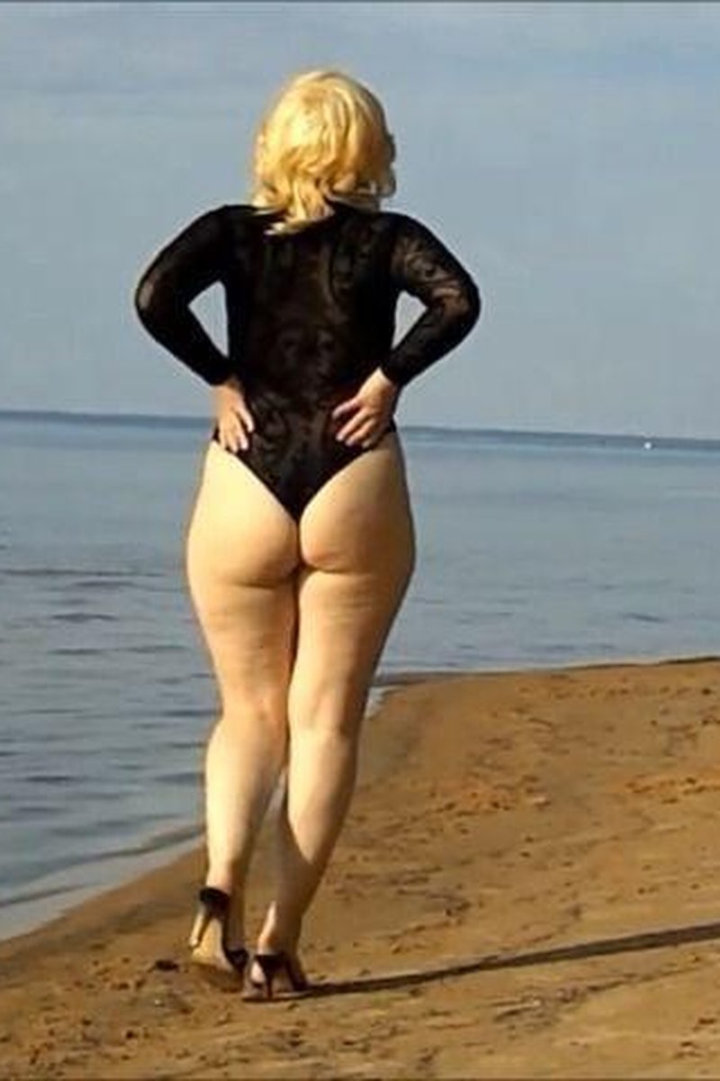 Nylonbody Beach - Screenshot 1 of 4 - Beach