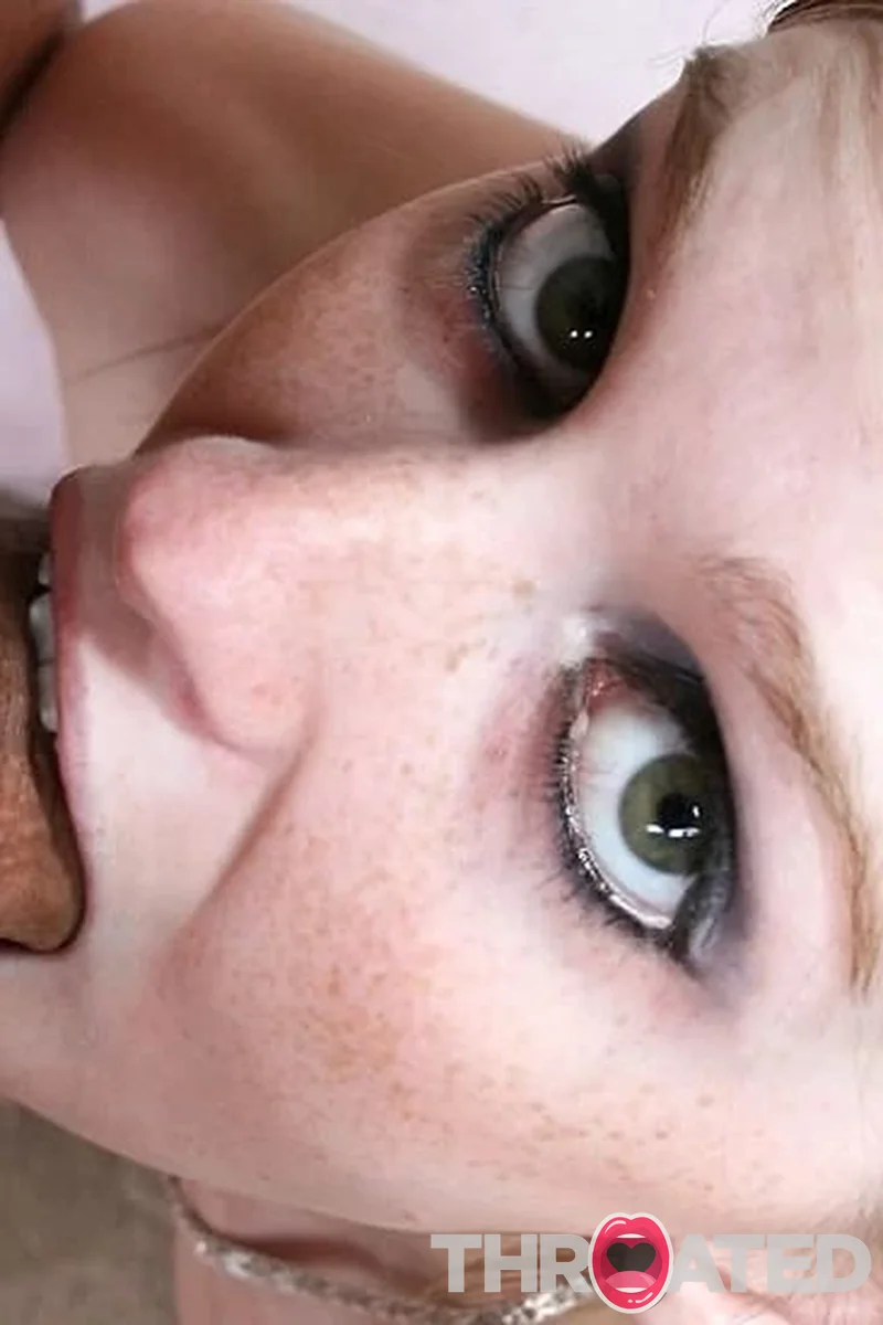 Layla Exx - Screenshot 1 of 4 - Blowjob