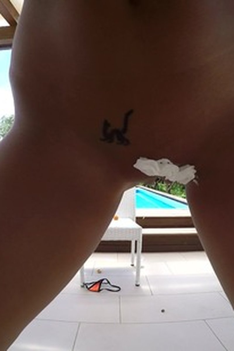 Dance Around - Screenshot 1 of 4 - Melena Maria Rya