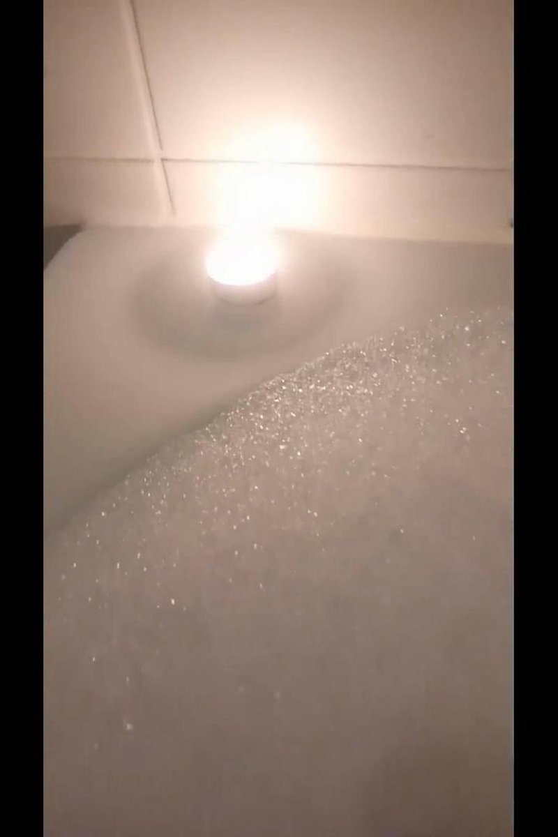 Bathtime - Screenshot 1 of 4 - Anonymous