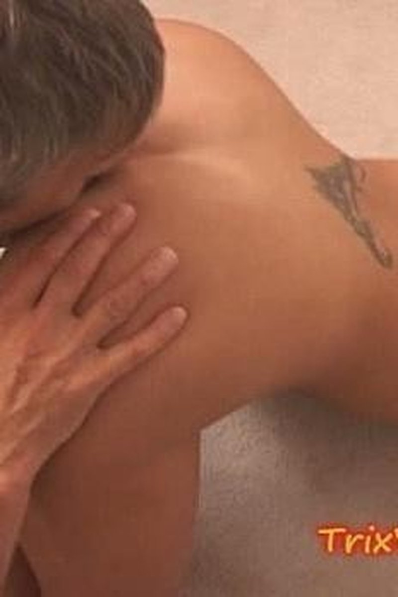 Spread Those Ass Cheeks - Screenshot 1 of 4 - Blowjob
