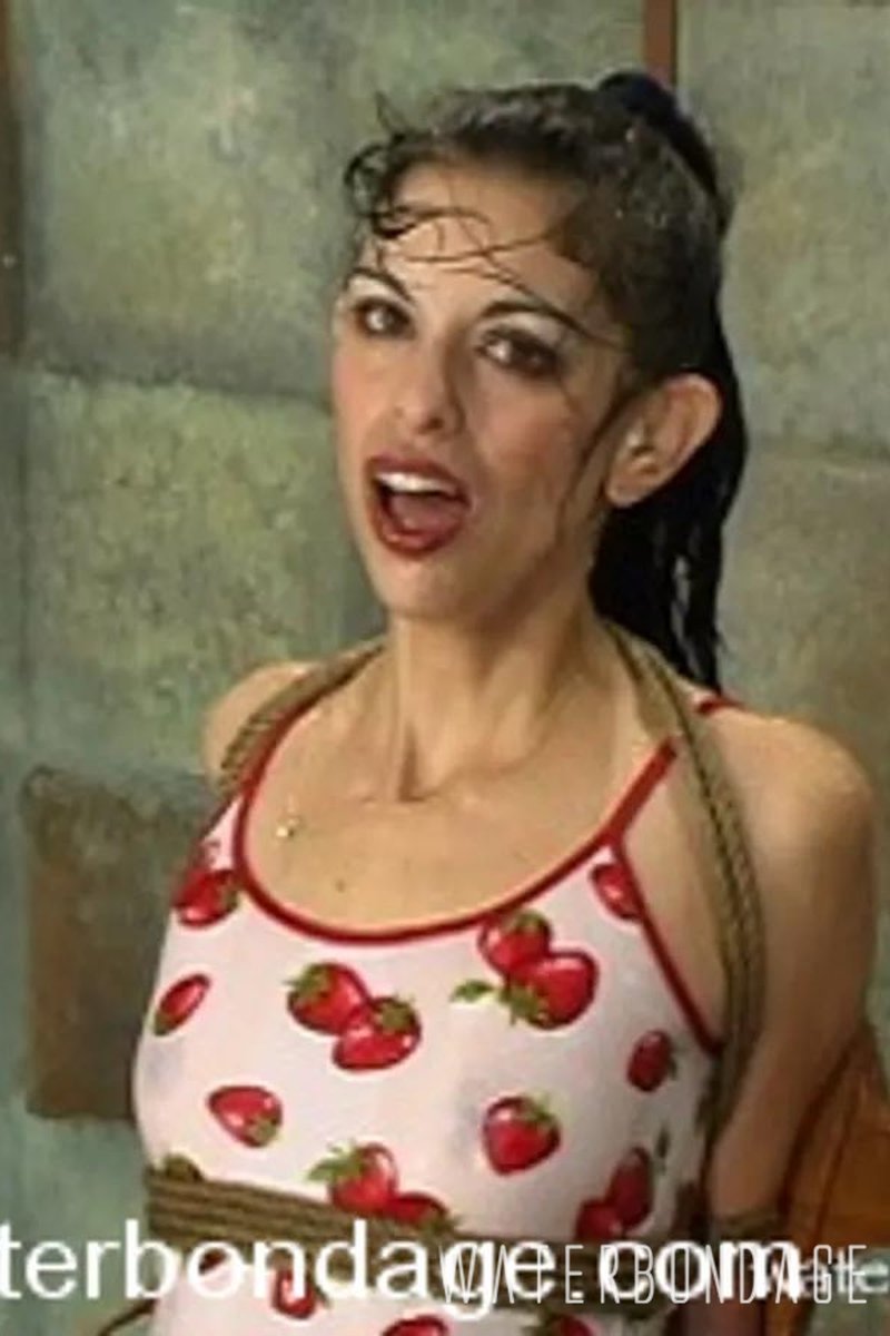 Eva Lux - Screenshot 1 of 4 - BDSM