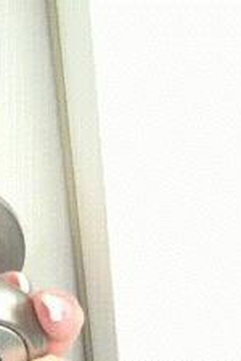 Dirty Cop - Screenshot 1 of 4 - Cuckolding