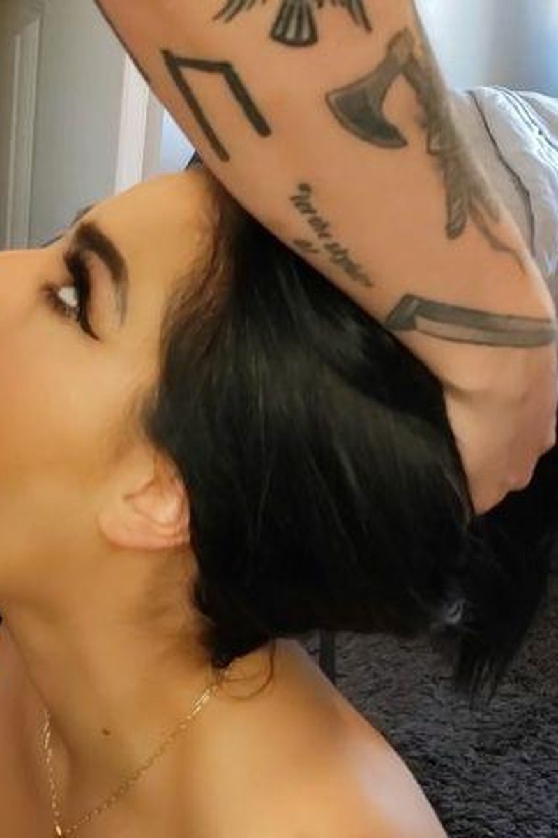 Messy Deepthroat - Screenshot 1 of 4 - Blowjob