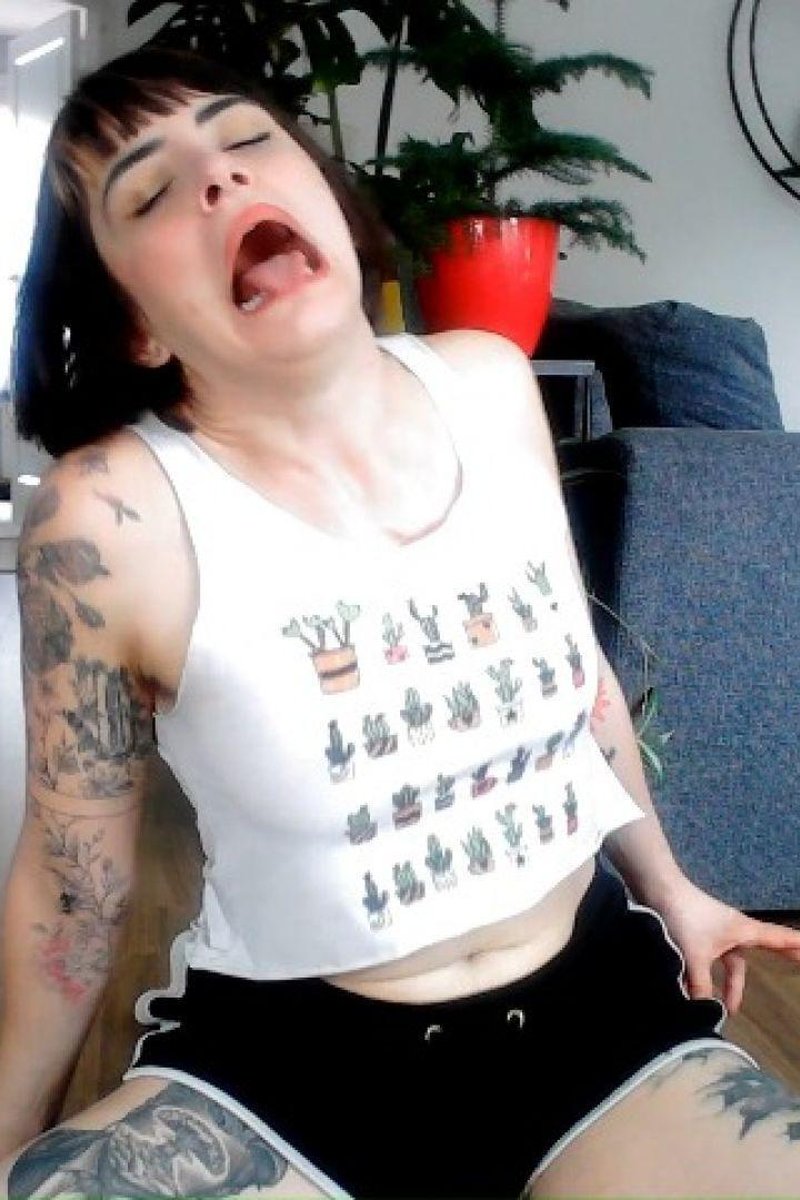 Ghost Possession - Screenshot 1 of 4 - Ahegao