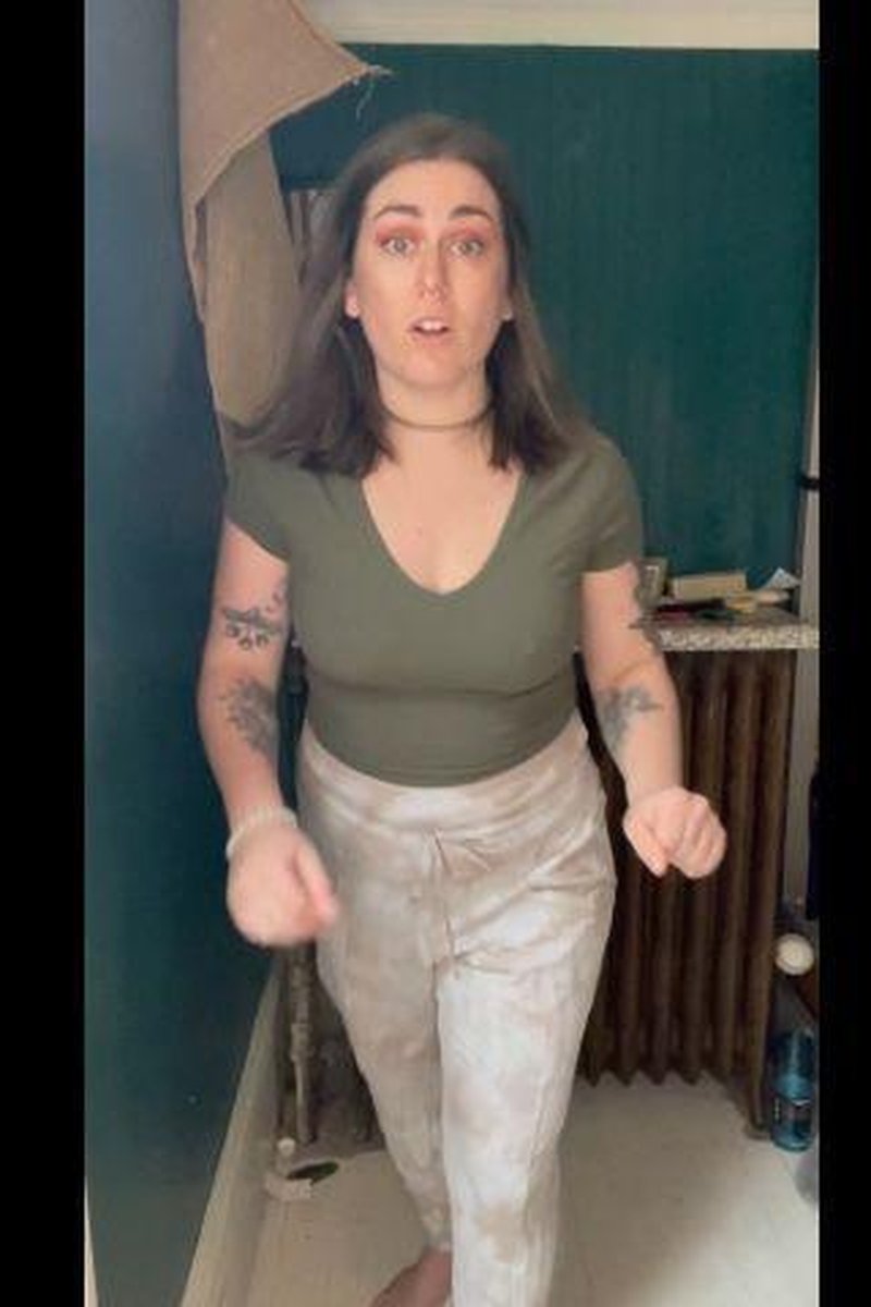 Ripped Pants - Screenshot 1 of 4 - Humiliation