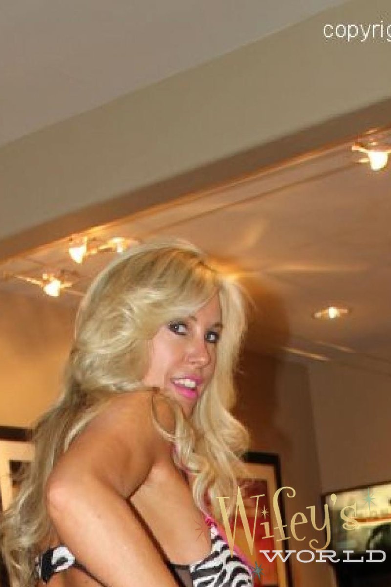 Junejacker - Screenshot 1 of 4 - All Sex