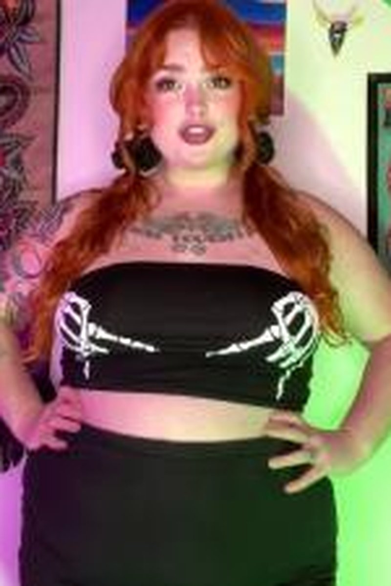 Goth Date Ball Busting - Screenshot 1 of 4 - BBW