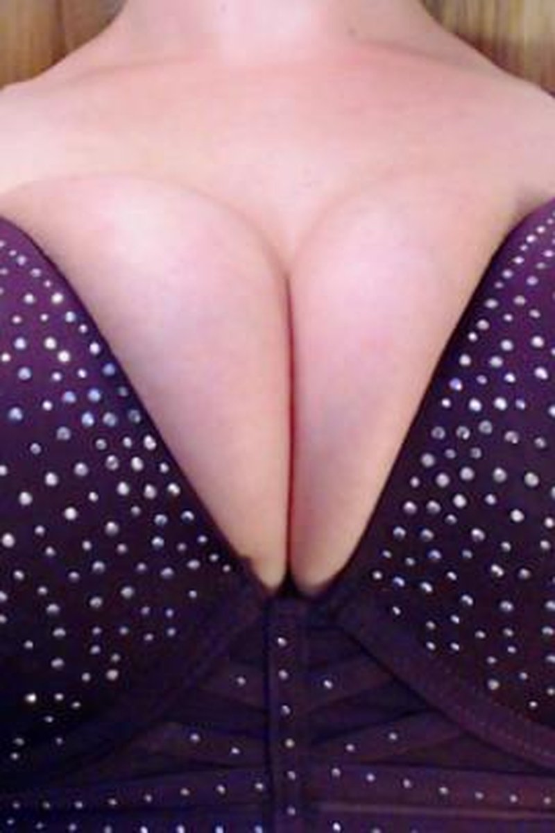 Bouncing Boobs In Bra - Screenshot 1 of 4 - Big Tits