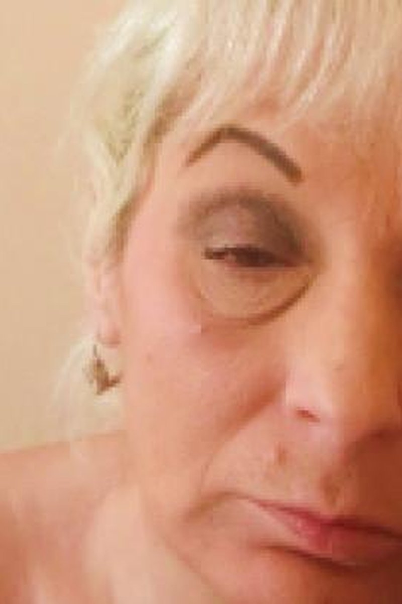 Make-Up Clip - Screenshot 1 of 4 - Adrienne Vix