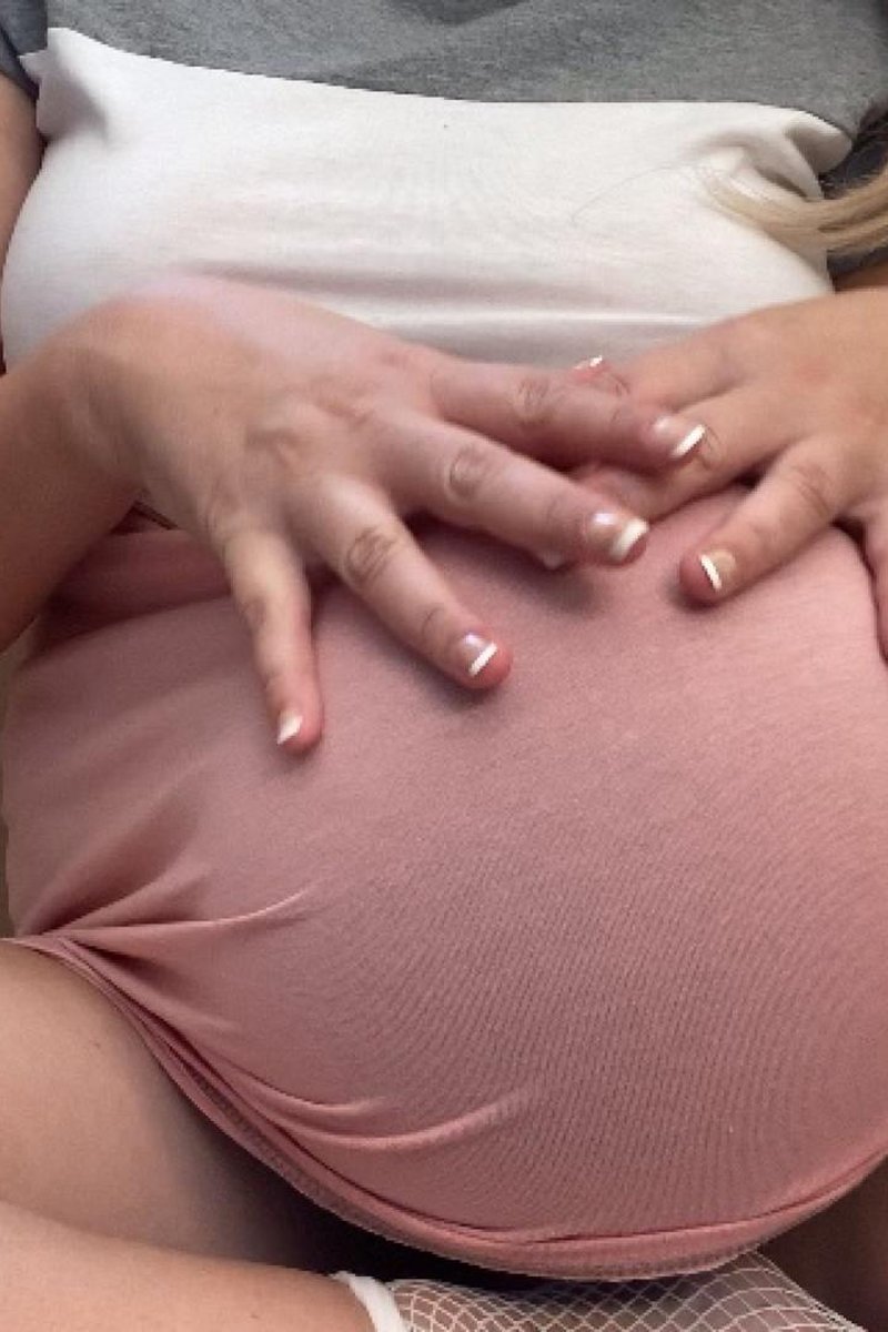 Balloon Stuffing - Screenshot 1 of 4 - Balloon Fetish