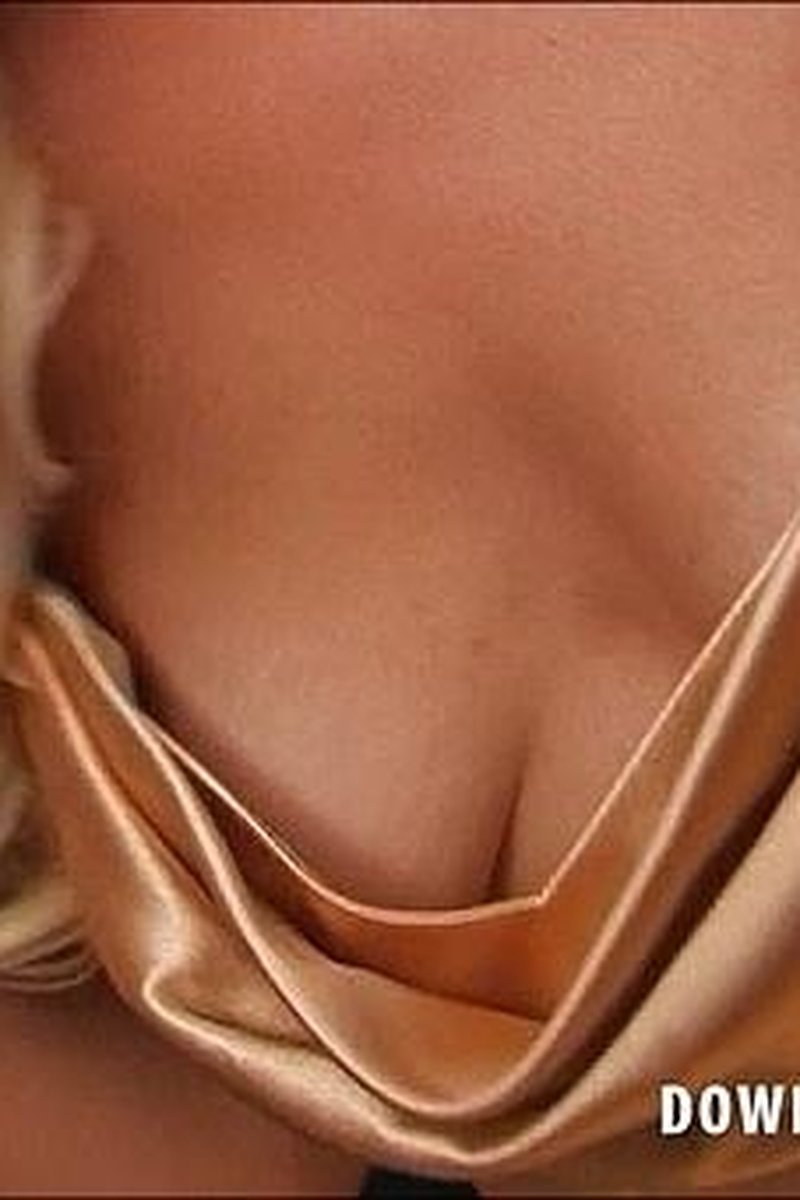 Fiona Jane - Screenshot 1 of 4 - Downblouse