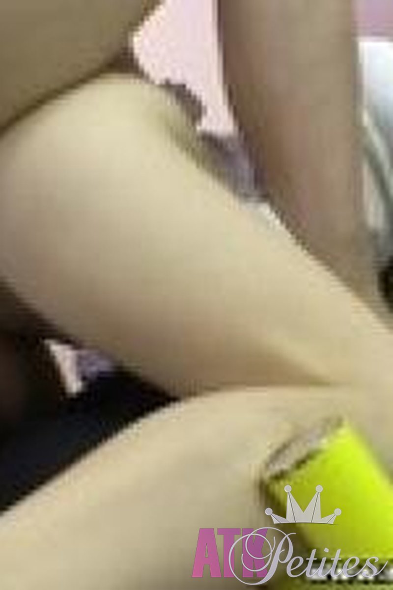 Phoebe - Action - Screenshot 1 of 4 - Phoebe Pho004