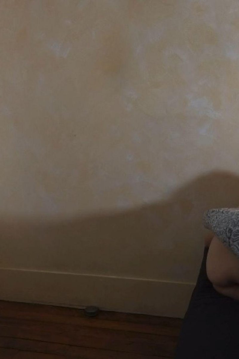 Walking - Screenshot 1 of 4 - Natural Tits