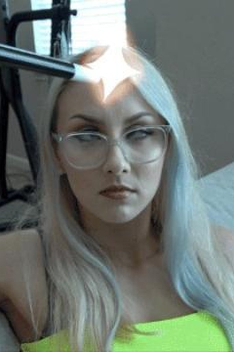 Magic Manipulation With Cloe - Screenshot 1 of 4 - Erotic Magic