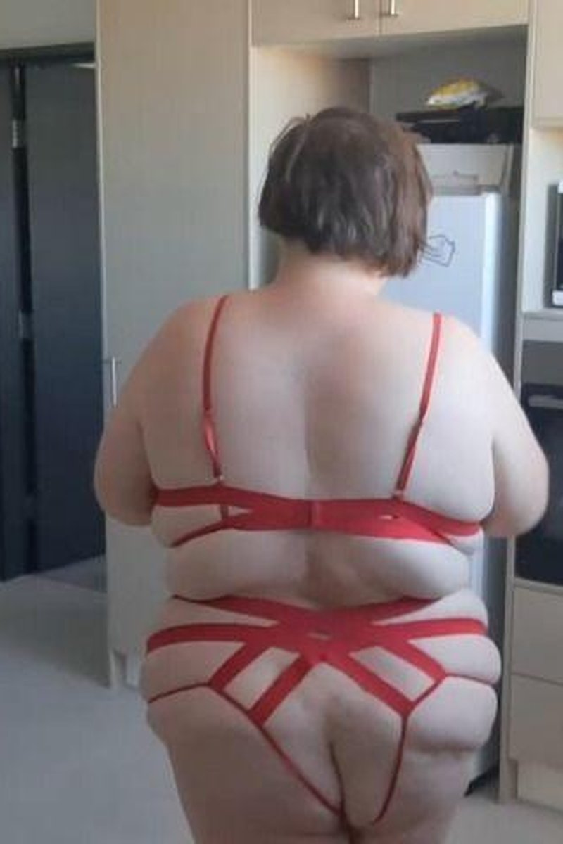Kitten Chores - Screenshot 1 of 4 - BBW