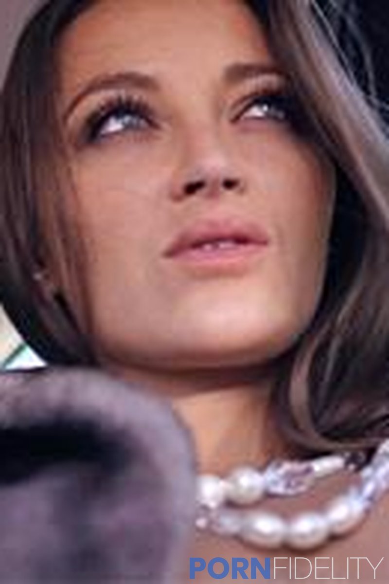 Driving Ms. Daniels E567 - Screenshot 1 of 4 - Blowjob