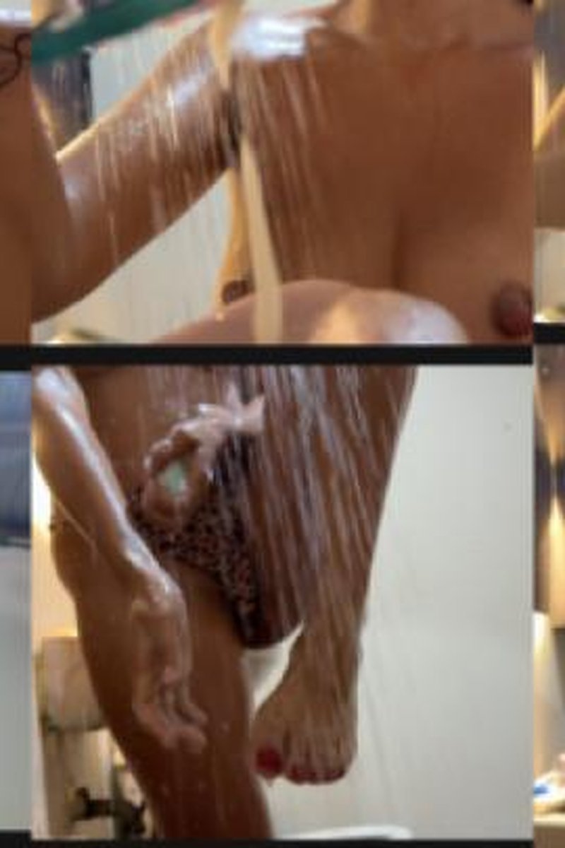 Hot Shower - Screenshot 1 of 4 - Latin Woman