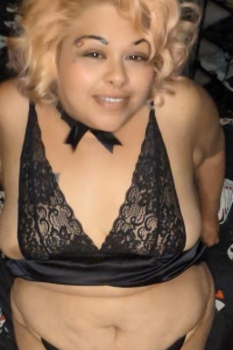 Teasing You - Screenshot 1 of 4 - Bbwlingerie
