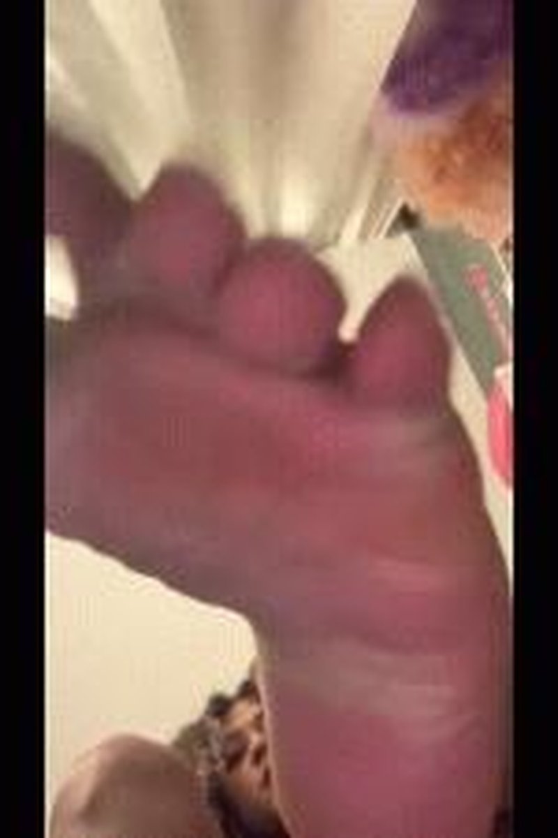 Omgitsbratch Tiny Man POV - Screenshot 1 of 4 - Blonde Hair (Female)