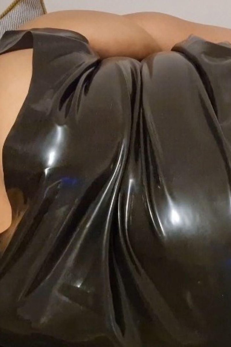 Findom Feedee - Screenshot 1 of 4 - BBW
