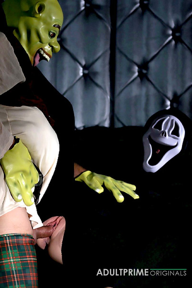 Masquerade - Screenshot 1 of 4 - Blowjob