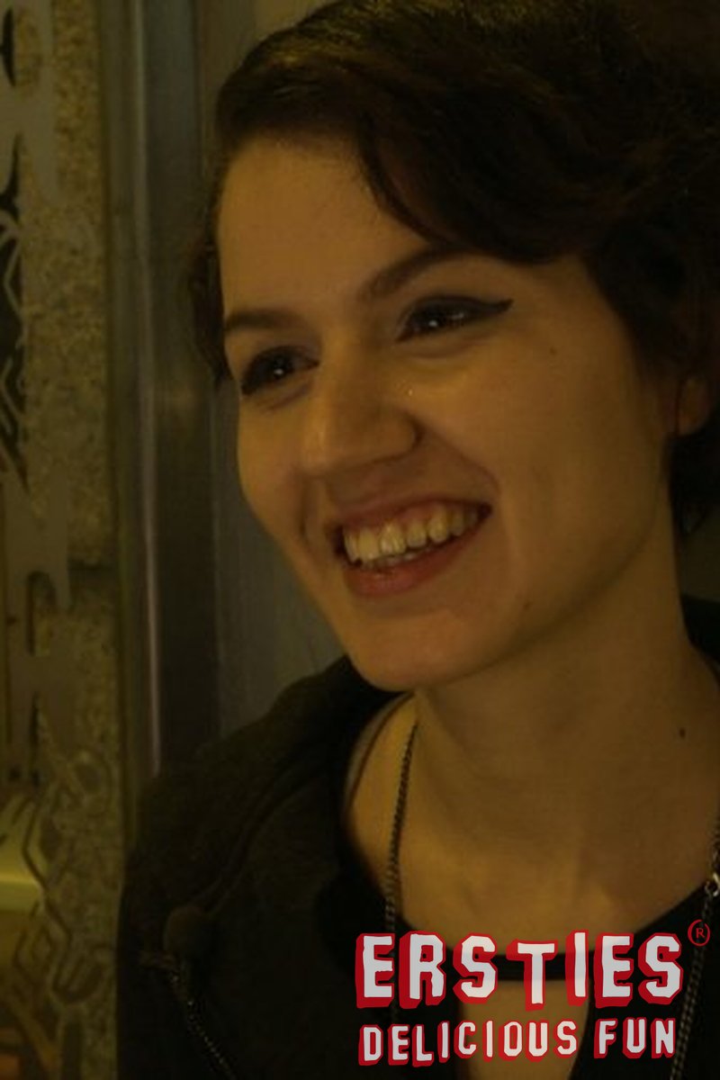 Interview with Vicky - Screenshot 1 of 4 - Interview