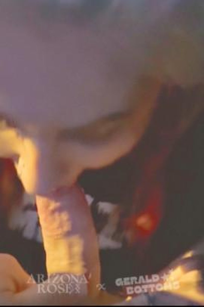 Amateur Public Blowjob - Screenshot 1 of 4 - Amateur