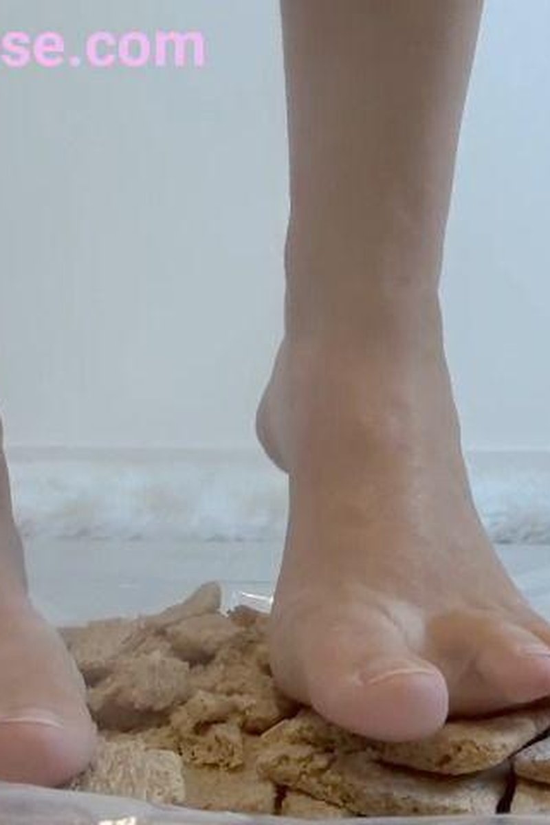 Trampling Crackers - Screenshot 1 of 4 - Food