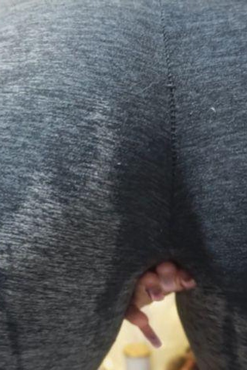 Oily Buns - Screenshot 1 of 4 - Ass Fetish