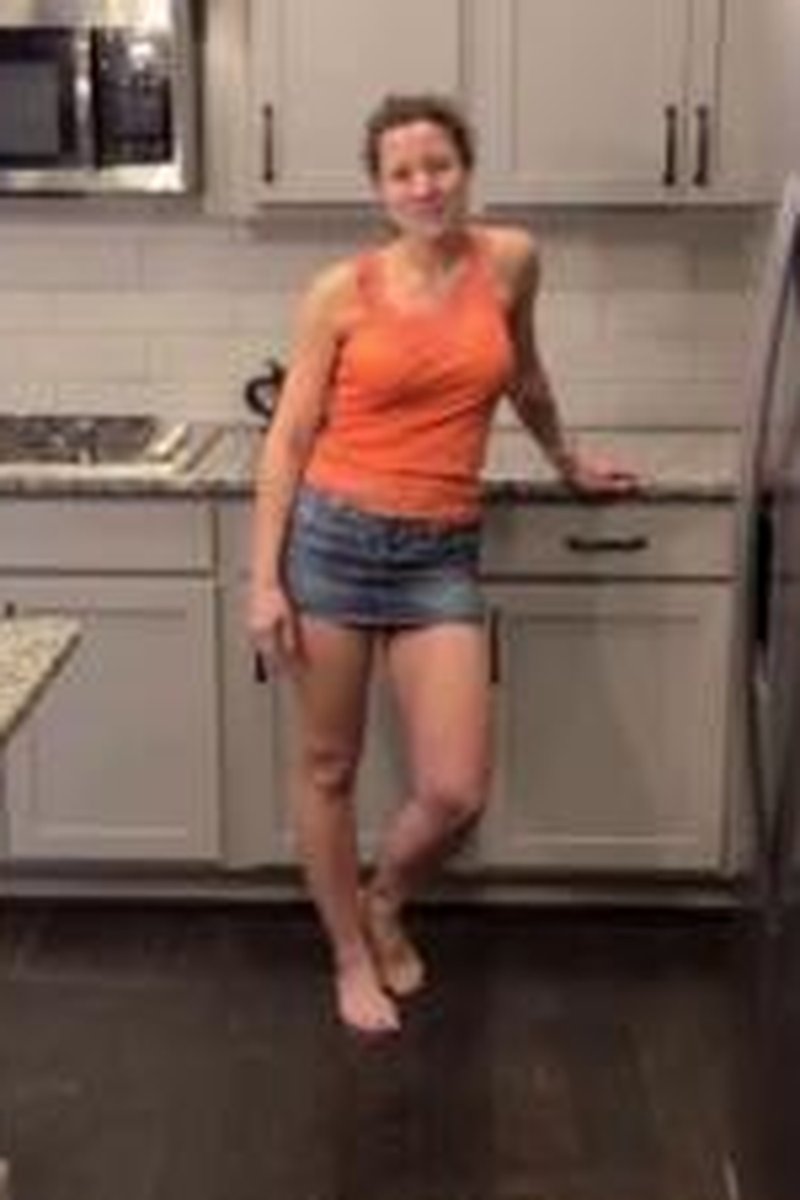 Pee Puddle Kitchen Play - Screenshot 1 of 4 - Clit