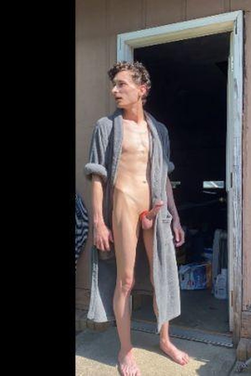Jerking Outside #2 - Screenshot 1 of 4 - Masturbation