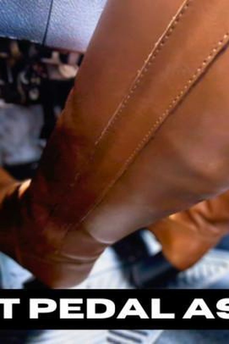 Boot Pedal ASMR - Screenshot 1 of 4 - Boots