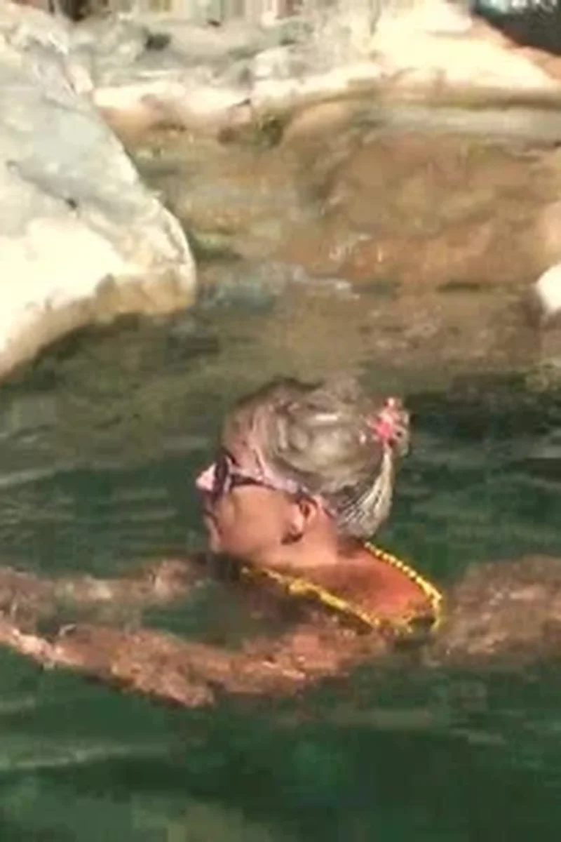 Taking a Bath - Screenshot 1 of 4 - Nudist