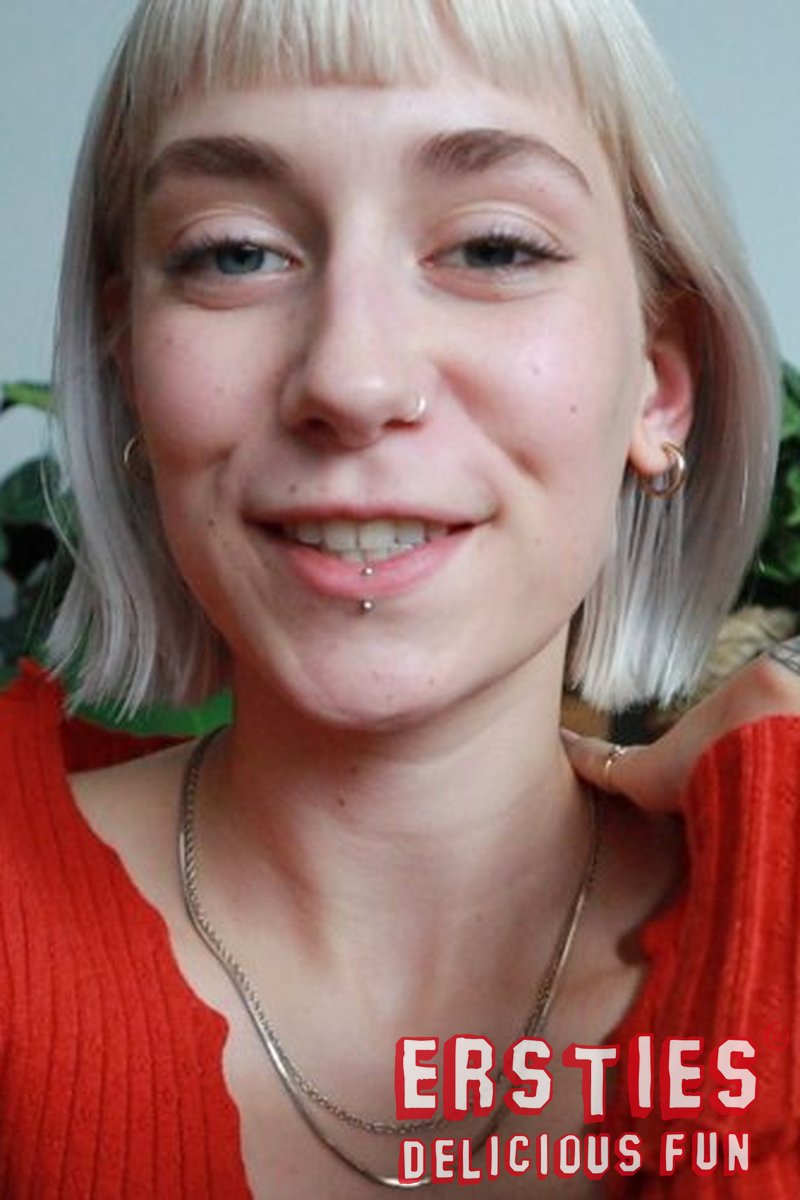 Interview with Ulula - Screenshot 1 of 4 - Blond Hair