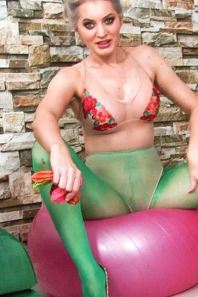 Crying Balloons JOI - Screenshot 1 of 4 - Balloon Fetish