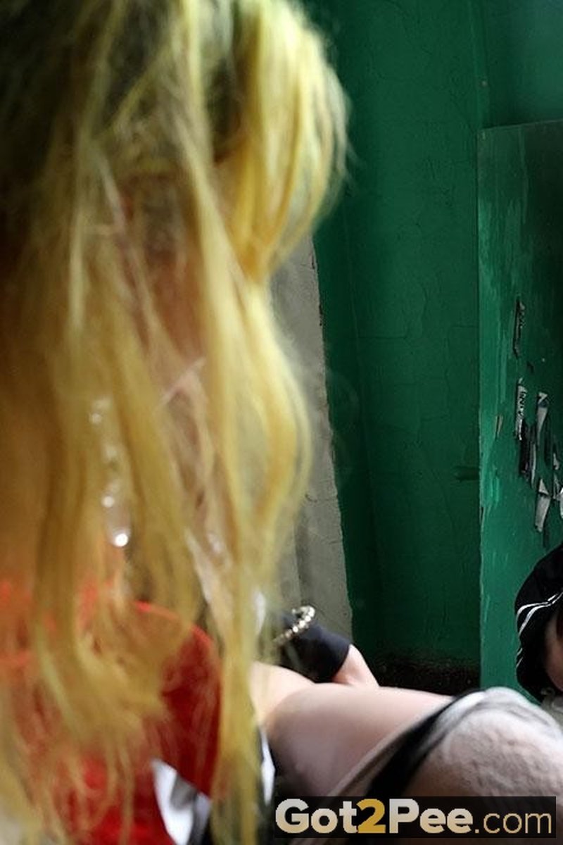 Watching Her Reflection - Screenshot 1 of 4 - Golden Shower