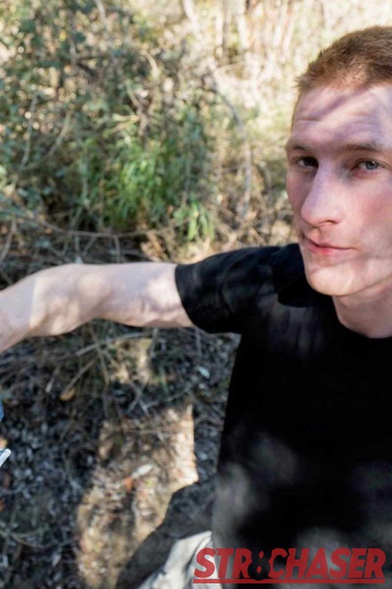 Kyle - Screenshot 1 of 4 - Anal