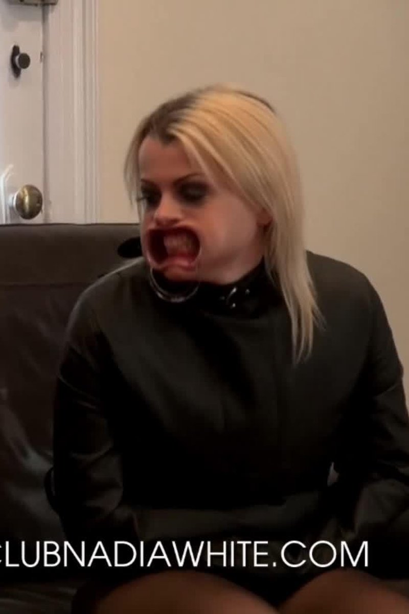 Straitjacket Situation - Screenshot 1 of 4 - Bondage