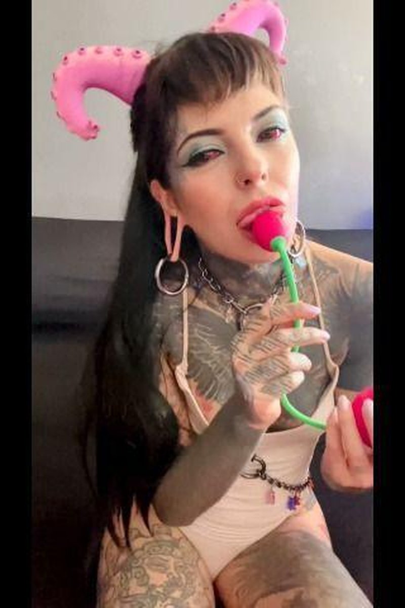 Cutie Devil - Screenshot 1 of 4 - Big Clit