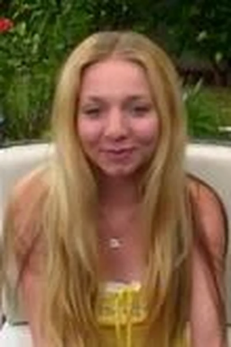 Lil Bit - Screenshot 1 of 4 - Teen (18-22)